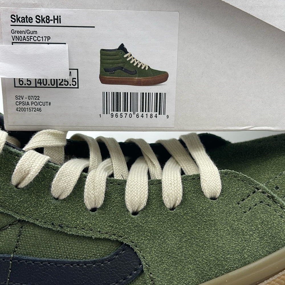 Vans WMNS Skate Sk8-Hi Green/Gum
VN0A5FCC17P
Sneakersers - Picture 16 of 16